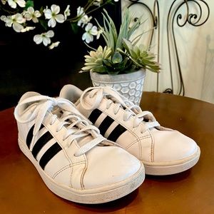 Adidas black stripes white sneaker shoe, size 7